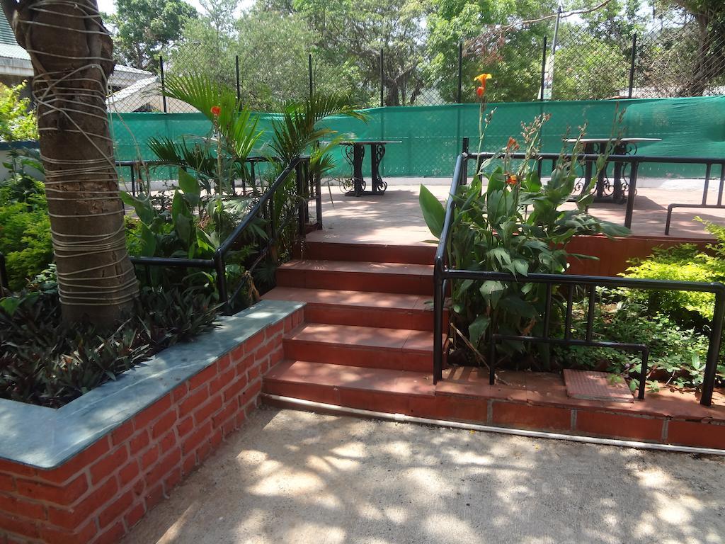 Sunrise Hill Resort Khandāla Exterior foto